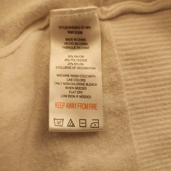 Rae Dunn Red L'Amour White Crewneck Sweater Shirt Women's Size Large - Picture 10 of 11